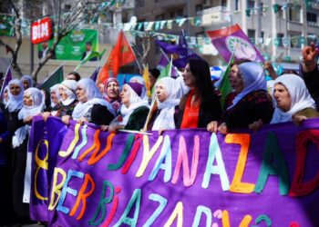 Komploya karşı ‘Jin Jiyan Azadî’ direnişi