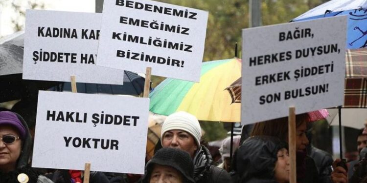 Kadın, evlı̇lı̇k, aı̇le: Kutsal olan ne?  