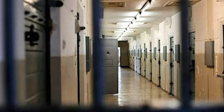 Cezaevinde Kadın Olmak