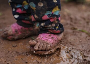 Çocukluk, Savaş ve Sömürü