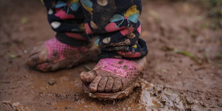 Çocukluk, Savaş ve Sömürü