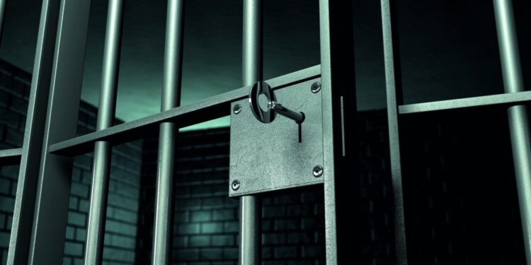 Herkesin Yolu Hapishaneye Düşebilir