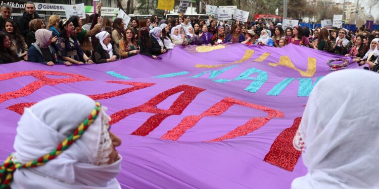 Kadınların Özgürlüğü: Demokratik Toplumun Rönesansı