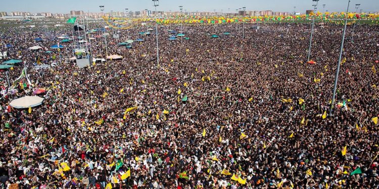 Yeniden Dirilen Bir Halk Özgürlüğe Yürüyor