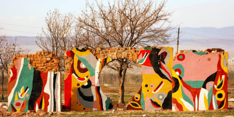 Neden Sosyalizmde Israr?