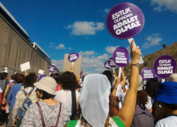 Sessizliği Kanunla, Hakları Direnişle Yazmak