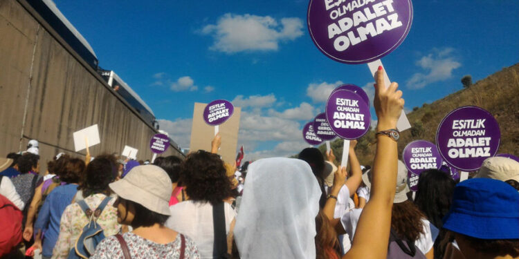 Sessizliği Kanunla, Hakları Direnişle Yazmak