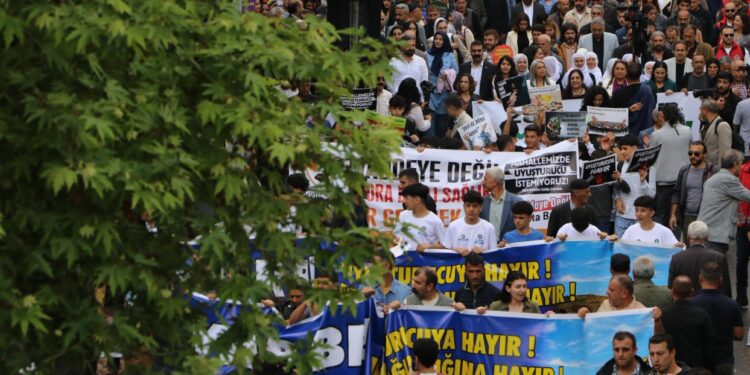 Uyuşturucu: İnsanlığın Geleceğine Yönelik Truva Atı