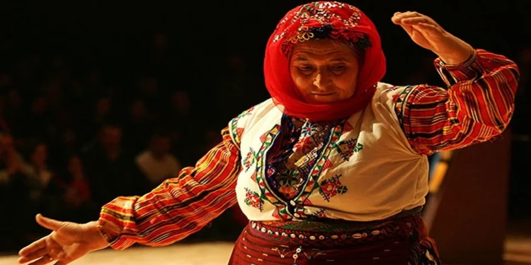 Kutsalın Sessiz Taşıyıcısı: Aleviliğe Kadın Kalbinden Teolojik Bir Bakış