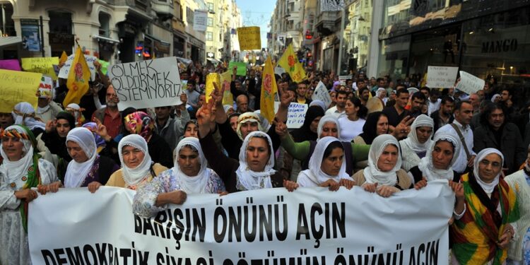 Türkiye’de Katmerleşmiş Krizlerin Pozitif Entegrasyon Perspektifiyle Sistematik Çözümü