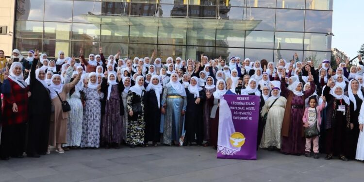 Mücadele, Barış ve ‘Yeni Kardeşleşme’ Döneminde Kürt Kadınının Rolü