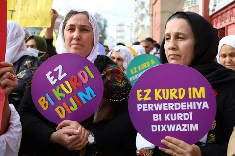 Hakların En Sessize Alınmışı: Anadilde Eğitim ve Kürtçe’nin Kamusal Görünmezliği