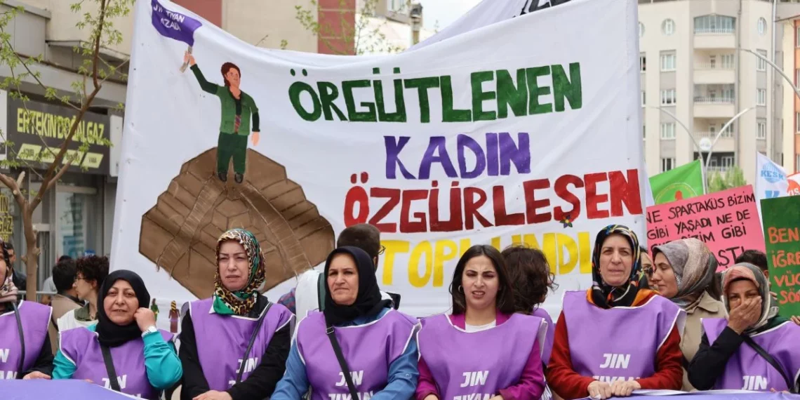 Özgür Birey ve Özgür Toplum Diyalektiği: Komün
