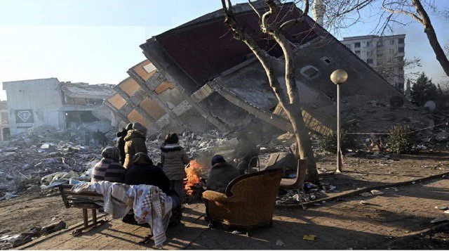 Deprem Sonrasına Sağlamcı Bakmak: Yeniden İnşada Sakatlık, Yaşlılık ve Kronik Hastalık