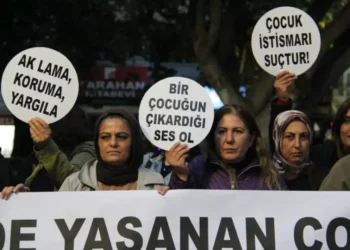 Canavarlar Zamanında Kadın ve Çocuk Olmak