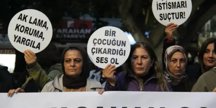 Canavarlar Zamanında Kadın ve Çocuk Olmak