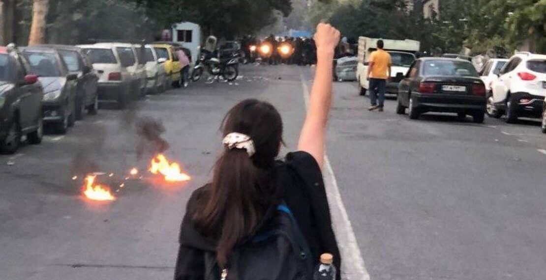 Jin Jiyan Azadî’den Savaşa: İran’da Kadınların Bitmeyen Mücadelesi