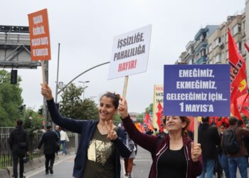 Aynı Günün İçinde Sıkışmak: Kadın Emeği, Kriz ve Bitmeyen Mücadele