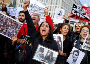 Mezheplerin Gölgesinde Kadın Mücadelesi: İnanç, İktidar ve Kimlik