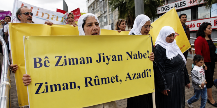 Zimanê Kurdî Stûna Berxwedanê ye