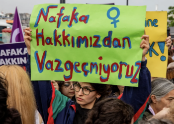 Otoriterleşen İktidar İlk Olarak Kadının Temel Haklarını Hedef Alır