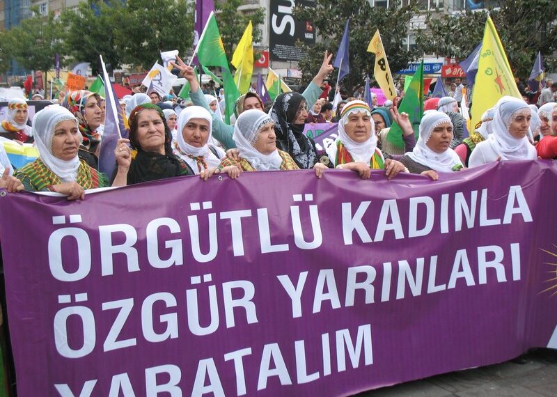 İnsanlığın Sırtındaki Hançer