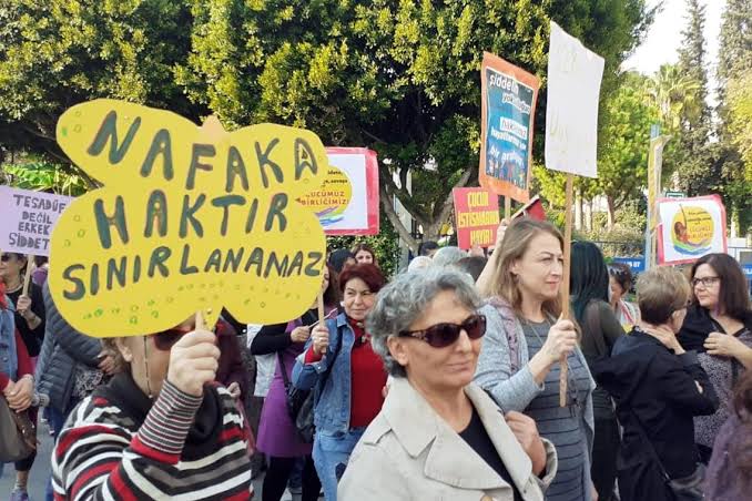 Nafaka Bir Lütuf Değil, Kadınların ve Çocukların Hakkıdır
