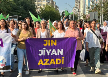 Kürt Kadın Mücadelesi Barışı Beklemiyor, İnşa Ediyor
